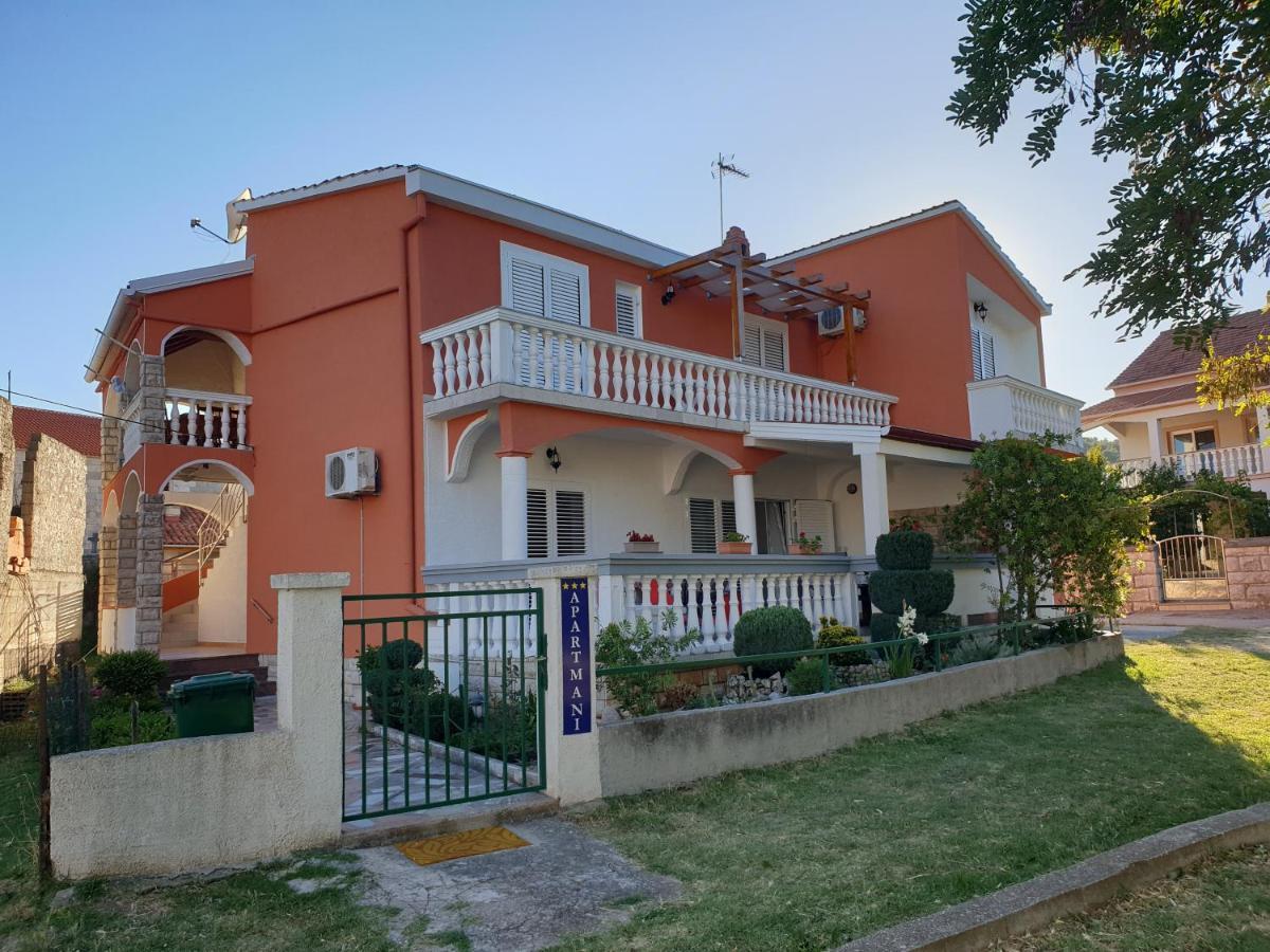 Apartments Martinovic By The Sea Kukljica Exterior photo