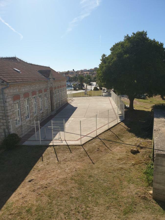 Apartments Martinovic By The Sea Kukljica Exterior photo